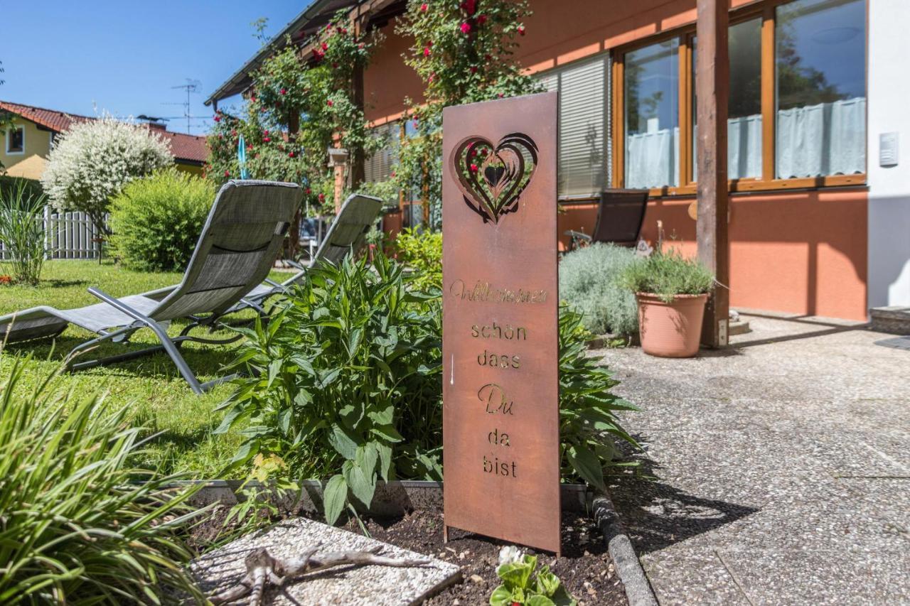 Fewo Im Gaestehaus Maximilian Eggelsberg Exterior foto